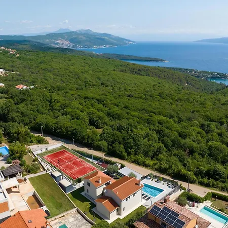 Mediterranean Anatai With Sauna & Tennis Court Holiday home *