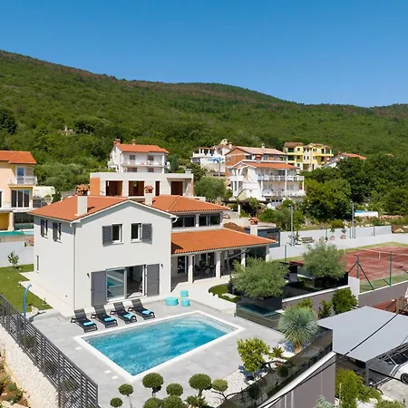Mediterranean Anatai With Sauna & Tennis Court Holiday home *