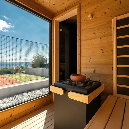 Mediterranean Anatai With Sauna & Tennis Court Hébergement de vacances *