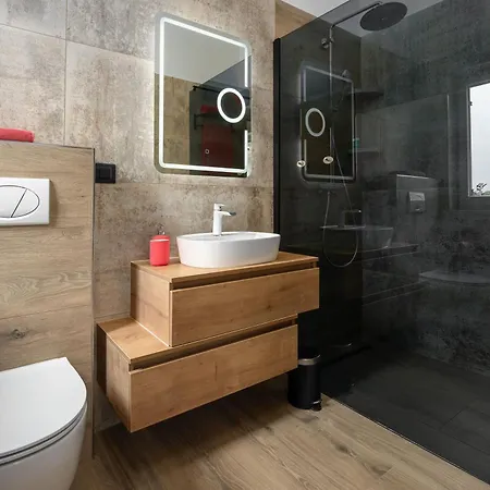 Mediterranean Anatai With Sauna & Tennis Court *