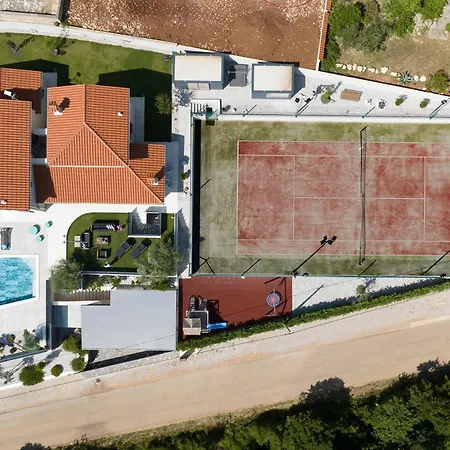 Feriehus Mediterranean Anatai With Sauna & Tennis Court