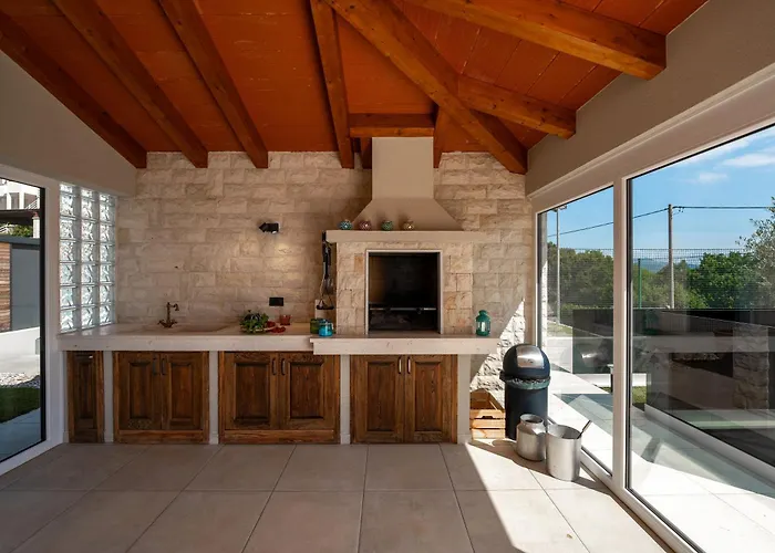 Mediterranean Anatai With Sauna & Tennis Court * Drenje (Istria)