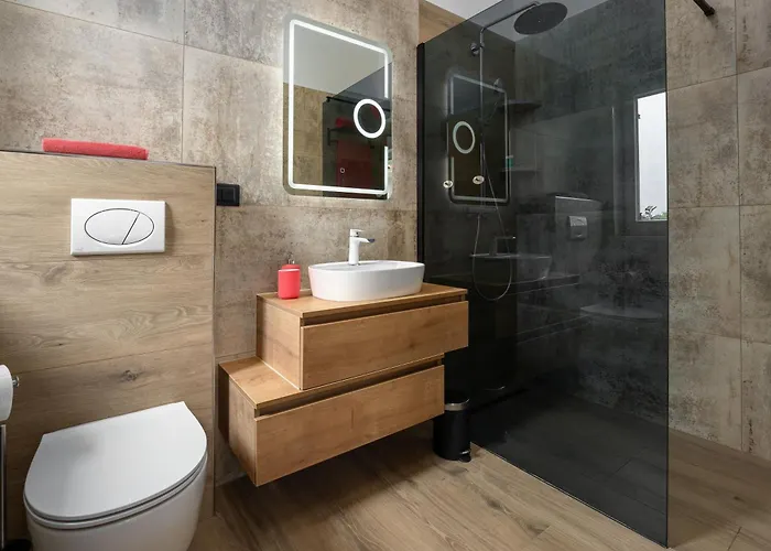 Mediterranean Anatai With Sauna & Tennis Court *